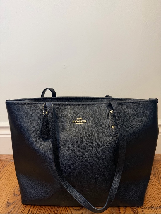Coach Handbags - Coach City Tote (Medium) Black Leather, Gold Hardware, Zipper, Very Lightly Used